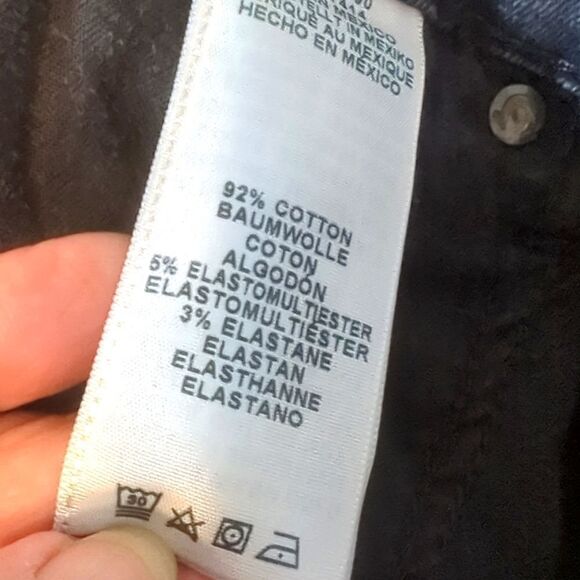 True Religion Black Denim Short Cut- offs Size 42 - Picture 10 of 10